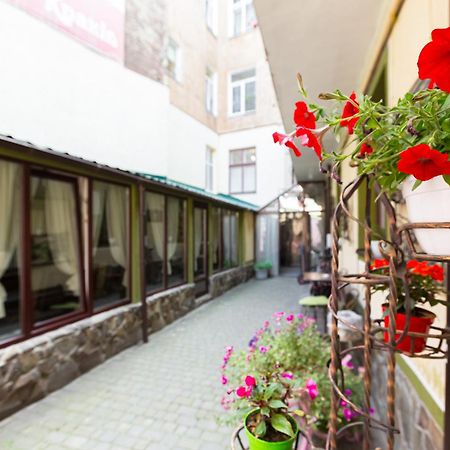 Hotel Staryi Krakiv Lemberg Exterior foto